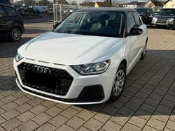 Weiß Gebraucht 2022 Audi A1 Sportback Advanced Kleinwagen | 17.700 € (Guter Preis)