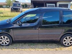 Schwarz Gebraucht 2011 Skoda Roomster Plus Edition Van / Kleinbus | 2.299 € (Fairer Preis)