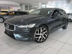 Savile grey / metallic Gebraucht 2020 Volvo V60 Momentum Kombi | 23.890 € (Superpreis)