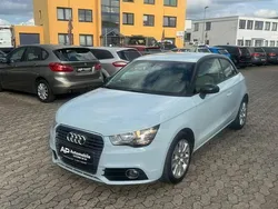Blau Gebraucht 2011 Audi A1 Attraction Kleinwagen | 8.900 € (Fairer Preis)