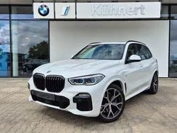 Mineralweiss metallic Gebraucht 2021 BMW X5 M Sport SUV | 63.885 € (Teuer)