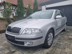 Silber Gebraucht 2007 Skoda Octavia Ambiente Limousine | 2.900 € (Fairer Preis)