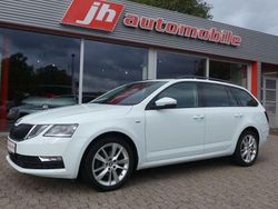 Weiß Gebraucht 2018 Skoda Octavia Clever Kombi | 15.980 € (Fairer Preis)