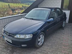 Violet Gebraucht 1997 Opel Vectra Limousine | 2.400 € (Etwas zu teuer)