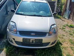 Silber Gebraucht 2005 Ford Fiesta Kleinwagen | 1.200 € (Guter Preis)