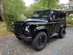 Schwarz Gebraucht 2016 Land Rover Defender SE SUV | 66.000 € (Fairer Preis)