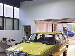 Gelb Gebraucht 1981 Mercedes 200 Limousine | 3.000 €