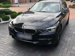 Schwarz Gebraucht 2014 BMW 320 Luxury Line Kombi | 10.120 € (Fairer Preis)