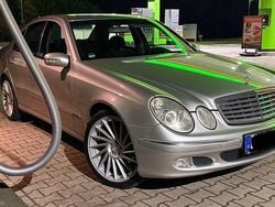 Silber Gebraucht 2004 Mercedes E240 Elegance Limousine | 4.350 € (Fairer Preis)