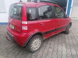 Rot Gebraucht 2009 Fiat Panda 4x4 Kleinwagen | 1.550 € (Fairer Preis)