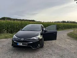 Schwarz Gebraucht 2015 Toyota Avensis Business Edition Kombi | 10.400 € (Etwas zu teuer)