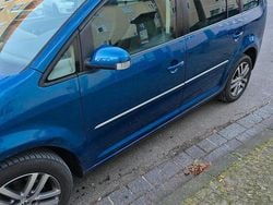 Blau Gebraucht 2007 VW Touran Van / Kleinbus | 4.200 € (Fairer Preis)