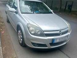 Grau Gebraucht 2006 Opel Astra Kombi | 1.600 € (Guter Preis)