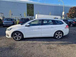 Weiss Gebraucht 2019 Peugeot 308 Access Kombi | 8.790 € (Fairer Preis)