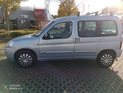 Blau Gebraucht 2005 Citroën Berlingo Van / Kleinbus | 3.500 € (Etwas zu teuer)