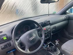 Silber Gebraucht 2000 Audi A3 | 800 €