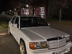 Weiß Gebraucht 1992 Mercedes 190 Limousine | 8.000 €