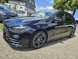 Schwarz Gebraucht 2019 Mercedes B220 AMG line Van / Kleinbus | 26.500 € (Etwas zu teuer)