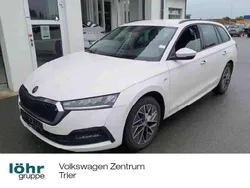 Weiß Gebraucht 2022 Skoda Octavia Business Line Kombi | 24.280 € (Fairer Preis)