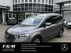 Chromitgrau Gebraucht 2023 Mercedes T180 Style Van / Kleinbus | 26.400 € (Fairer Preis)