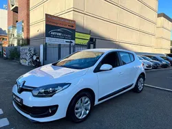 Weiß Gebraucht 2015 Renault Mégane III Authentique Kleinwagen | 8.300 € (Etwas zu teuer)
