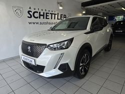 Weiß Gebraucht 2023 Peugeot 2008 Allure SUV | 20.890 € (Guter Preis)