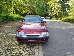 Rot Gebraucht 1993 Opel Omega Kombi | 2.500 €