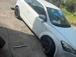 Weiß Gebraucht 2011 Kia Ceed Kleinwagen | 4.200 € (Fairer Preis)