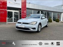 White silver metallic Gebraucht 2017 VW Golf VII Kleinwagen | 6.970 € (Guter Preis)