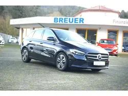 Schwarz Gebraucht 2020 Mercedes B180 Van / Kleinbus | 21.896 € (Guter Preis)
