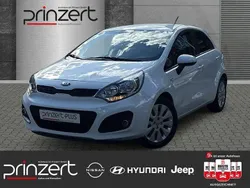 Schneeweiss Gebraucht 2014 Kia Rio FIFA World Cup Edition Kleinwagen | 8.770 € (Teuer)