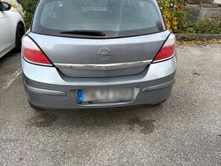Grau Gebraucht 2004 Opel Astra Kleinwagen | 1.750 € (Guter Preis)