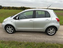 Silber Gebraucht 2009 Toyota Yaris Cool Limousine | 4.999 € (Teuer)