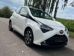 Weiß Gebraucht 2019 Toyota Aygo Kleinwagen | 6.450 € (Guter Preis)