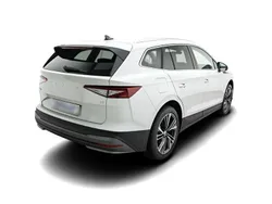 Weiss Gebraucht 2024 Skoda Enyaq iV Loft SUV | 55.512 € (Guter Preis)