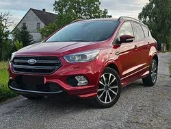Rot Gebraucht 2019 Ford Kuga ST-Line SUV | 18.290 € (Fairer Preis)
