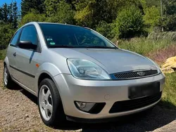Silber Gebraucht 2002 Ford Fiesta Ghia Kleinwagen | 1.950 € (Fairer Preis)