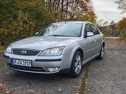 Silber Gebraucht 2004 Ford Mondeo Ghia Limousine | 2.490 € (Fairer Preis)