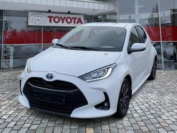 Weiss Gebraucht 2022 Toyota Yaris Hybrid Business Edition Limousine | 19.490 € (Fairer Preis)