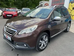 Braun Gebraucht 2013 Peugeot 2008 Allure SUV | 6.990 €