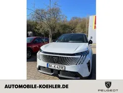 Weiß Gebraucht 2024 Peugeot e-3008 GT SUV | 49.980 € (Guter Preis)