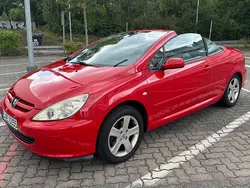 Rot Gebraucht 2004 Peugeot 307 CC Cabrio | 2.200 € (Guter Preis)