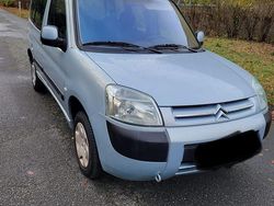 Blau Gebraucht 2005 Citroën Berlingo Van / Kleinbus | 1.590 €