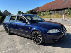 Blau Gebraucht 2003 VW Passat Kombi | 1.950 € (Fairer Preis)