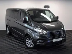 Grau Gebraucht 2023 Ford Tourneo Custom ST Van / Kleinbus | 45.500 € (Fairer Preis)