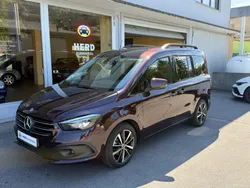 Rot Gebraucht 2023 Mercedes T160 Van / Kleinbus | 26.900 € (Fairer Preis)
