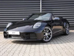 Tiefschwarzmetallic Neu 2025 Porsche 911 Carrera T Cabrio | 173.058 € (Fairer Preis)