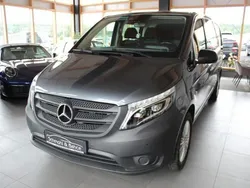 Grau Gebraucht 2018 Mercedes Vito Van / Kleinbus | 24.990 € (Guter Preis)