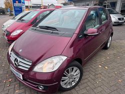 Rot Gebraucht 2010 Mercedes A180 Elegance Limousine | 10.999 €
