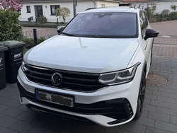 Weiß Gebraucht 2024 VW Tiguan Allspace R-line SUV | 43.800 € (Fairer Preis)